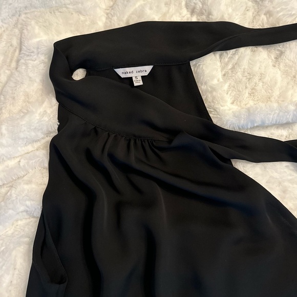 Classy black top - Picture 3 of 3